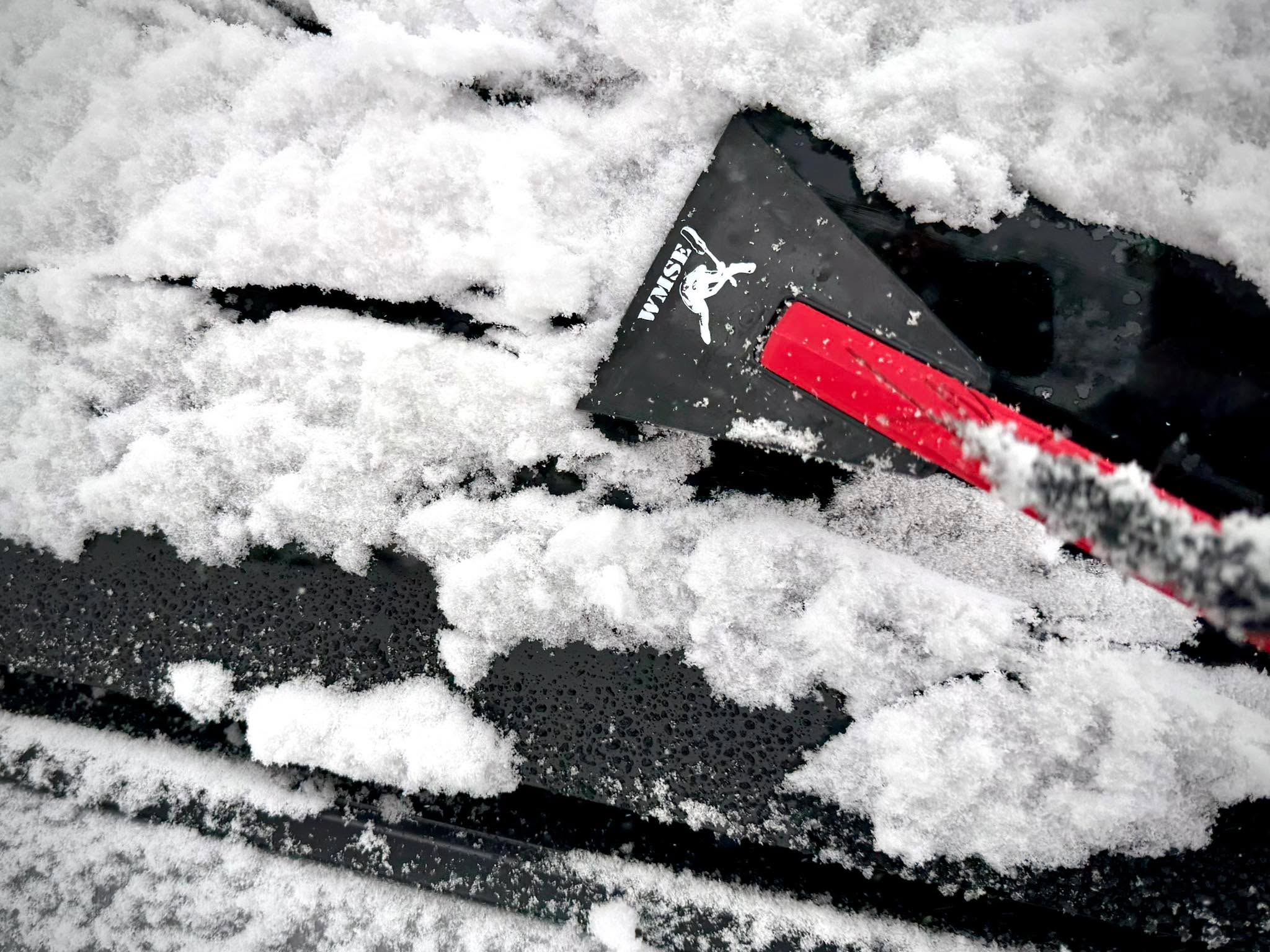 WMSE 91.7FM is so helpful during the Snowmaggedon in Milwaukee!